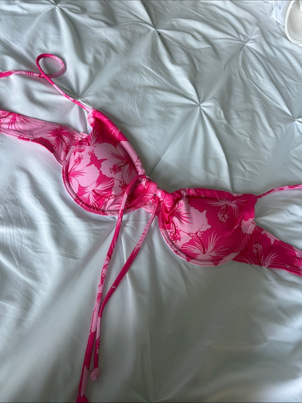 Women’s Pink Floral Underwire Bikini Top - Unbranded
